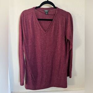 Women’s Roots long sleeve shirt size large